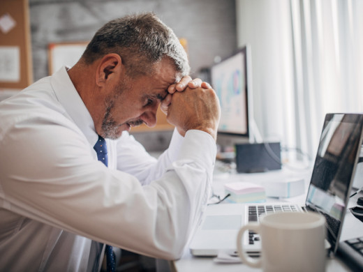 Vrcholovým manažerům hrozí předčasná andropauza