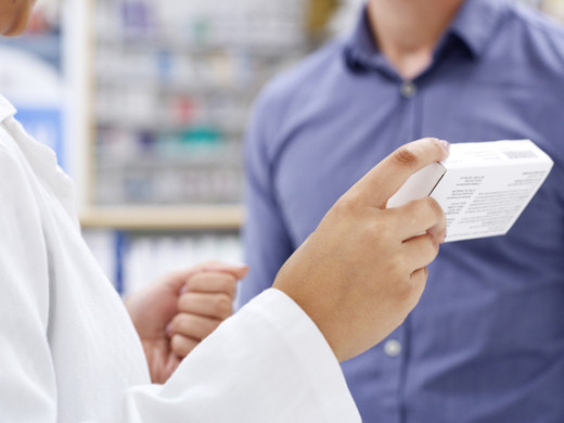 Azitromycin – azalidové antibiotikum ze skupiny makrolidů