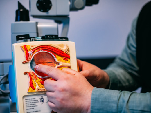 První diabetologové vyšetřují pacientům také zrak, s využitím AI tak předchází závažné retinopatii