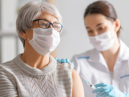 Vakcíny proti chřipce a covidu-19 – ideálně naráz