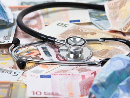 Analýza INEKO: Neštátni ambulantní lekári zarobili v roku 2022 v priemere za mesiac 4 836 eur