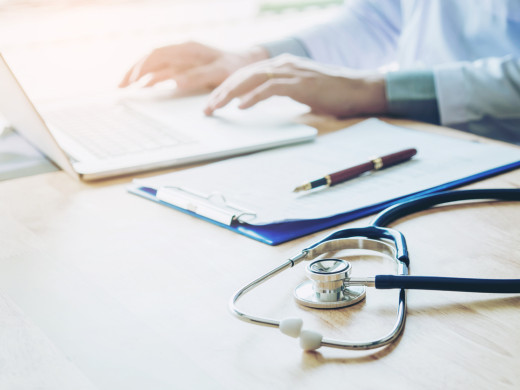 Praktický lékař pro dospělé: kódy zdravotních výkonů a bonifikační programy pojišťoven