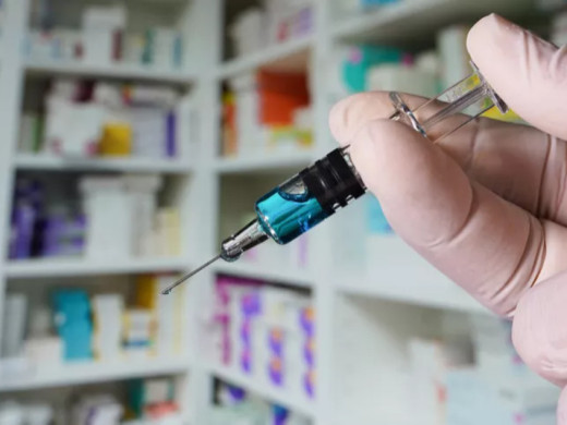 Lékárníci na Slovensku budou moci od ledna očkovat proti chřipce