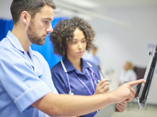 Výzkumníci chtějí zmapovat digitální kompetence sester