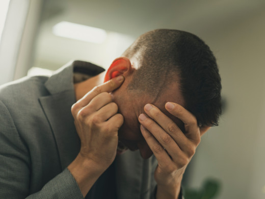 Vzájemný vztah deprese a bolesti může tvořit bludný kruh